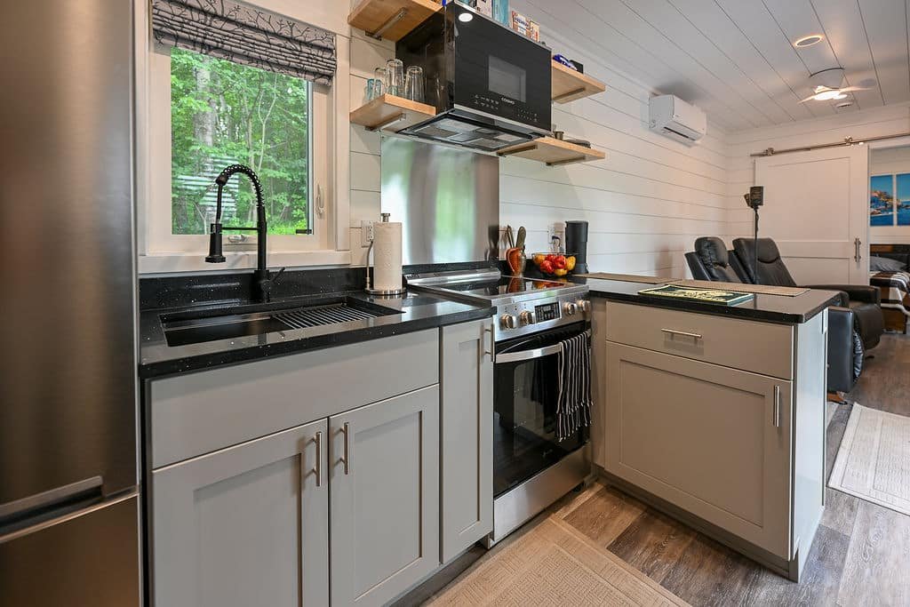 40ft kennedy luxury container home | 1 bed 1 bath prefab shipping container house 40ft kennedy luxury container home | 1 bed 1 bath prefab shipping container house