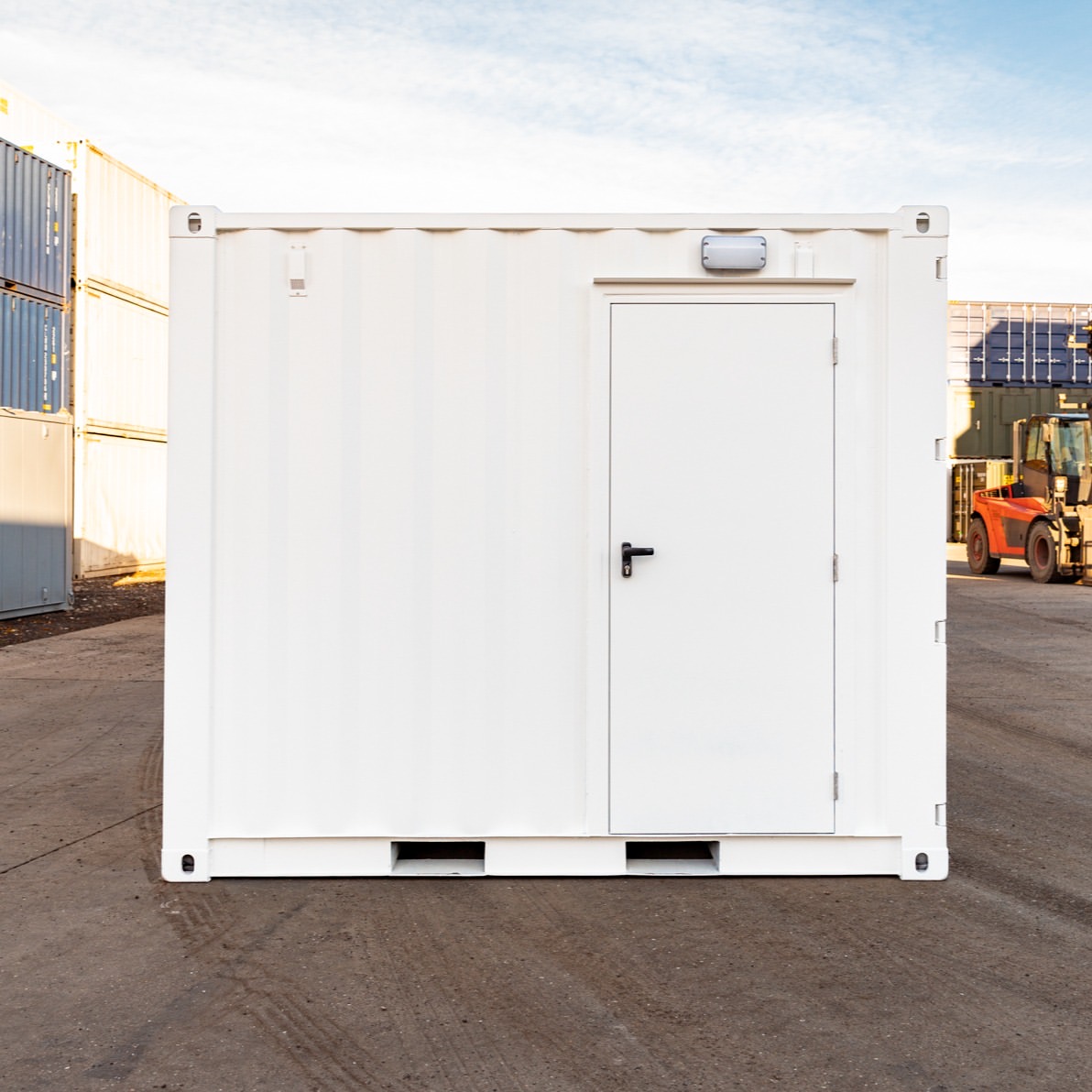10ft modified workshop/office container 10ft modified workshop/office container