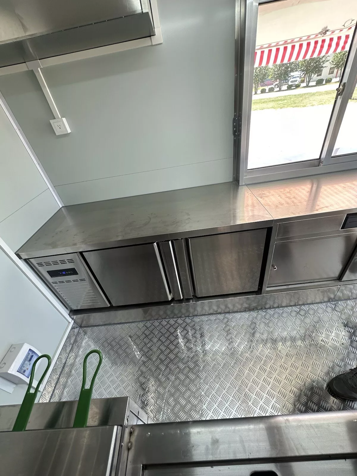 new 14 foot fully equipped food trailer ready to make $$$ in stock new 14 foot fully equipped food trailer ready to make $$$ in stock