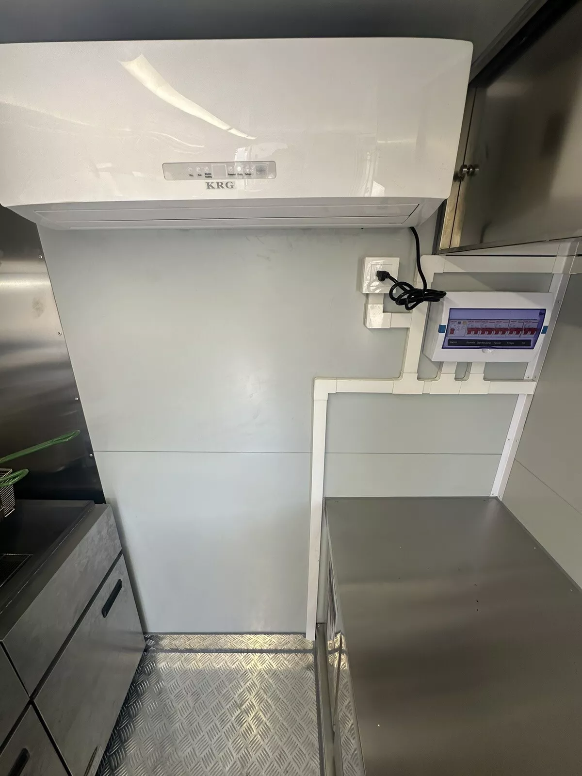 new 14 foot fully equipped food trailer ready to make $$$ in stock new 14 foot fully equipped food trailer ready to make $$$ in stock